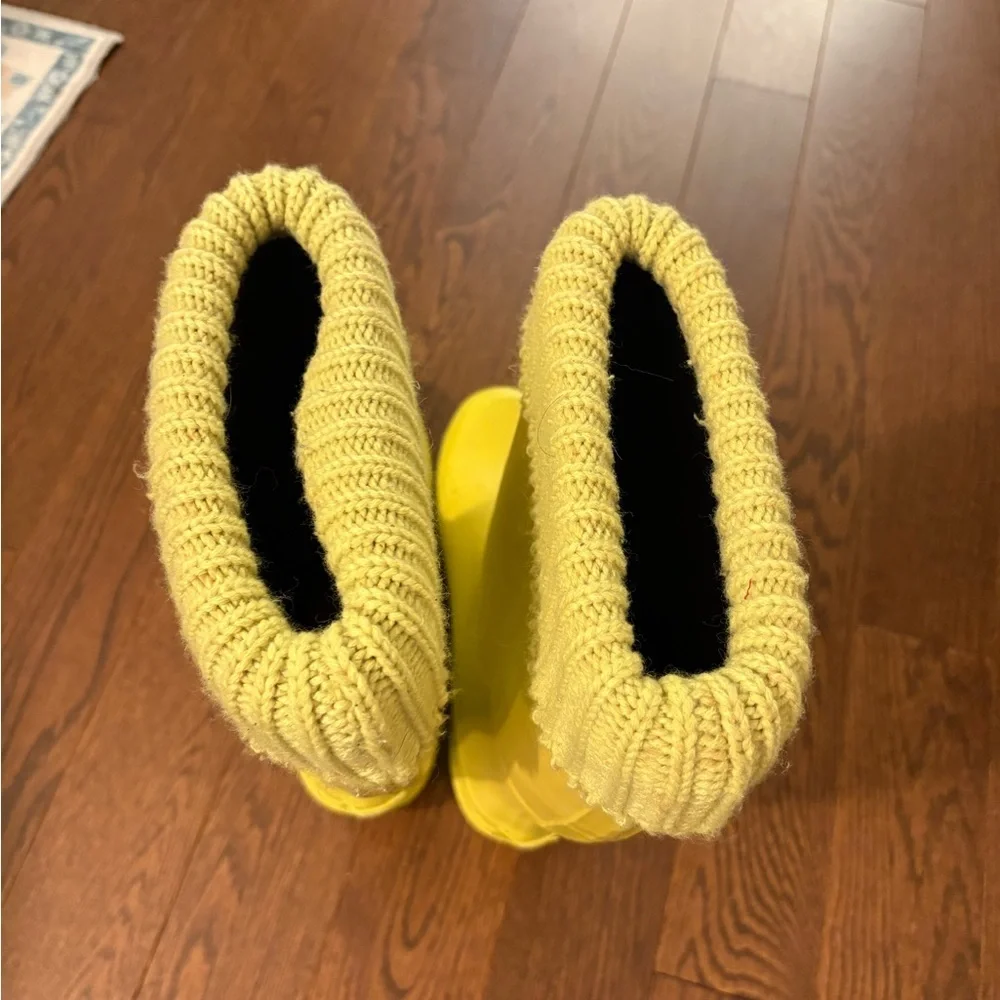 American Eagle Outfitters Yellow Winter Rain Boots - Picture 4 of 10